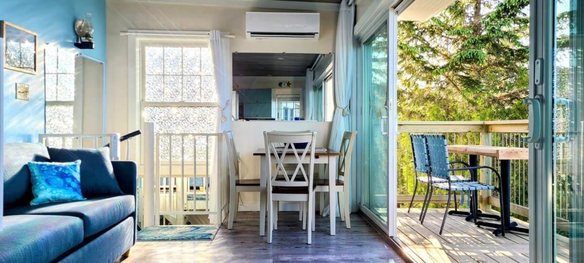 Loza House Coastal Design Unit With Lake & Mountain Views แพลตส์เบิร์ก ภายนอก รูปภาพ