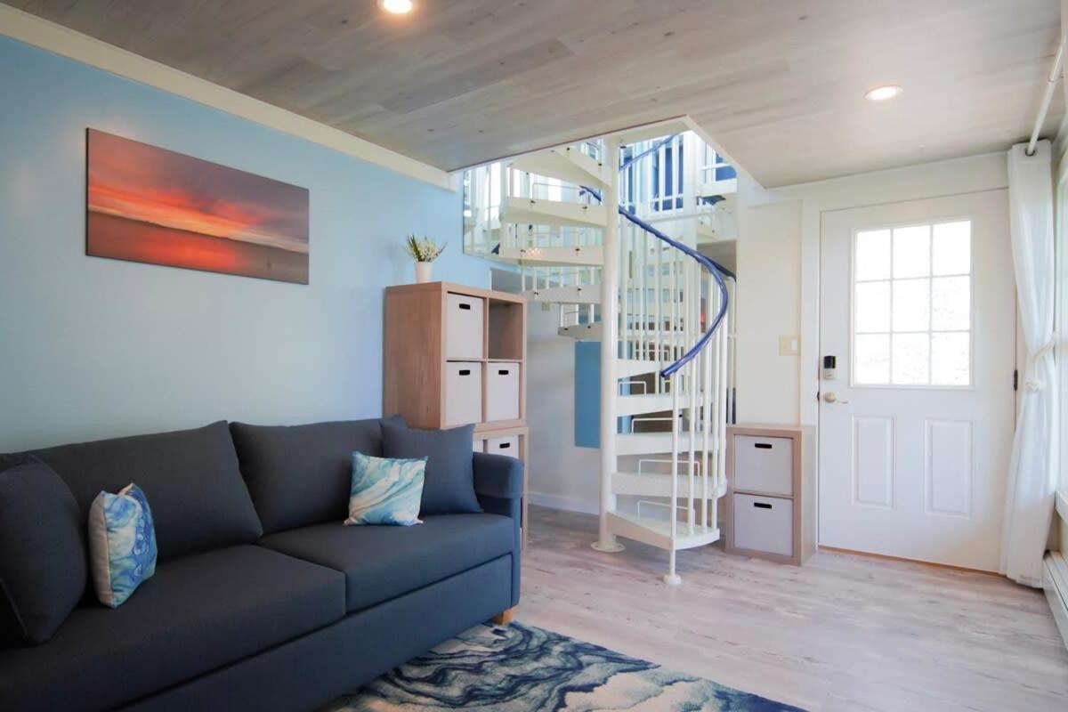 Loza House Coastal Design Unit With Lake & Mountain Views แพลตส์เบิร์ก ภายนอก รูปภาพ