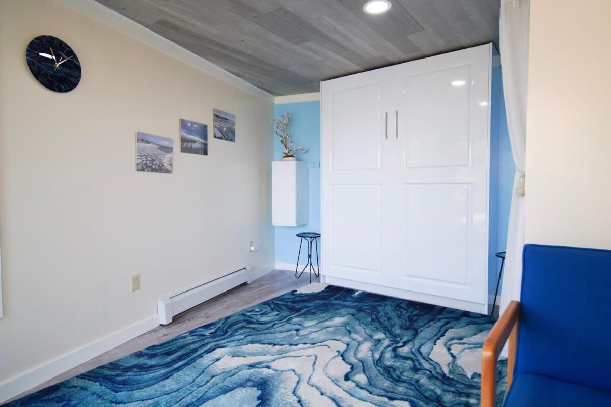 Loza House Coastal Design Unit With Lake & Mountain Views แพลตส์เบิร์ก ภายนอก รูปภาพ